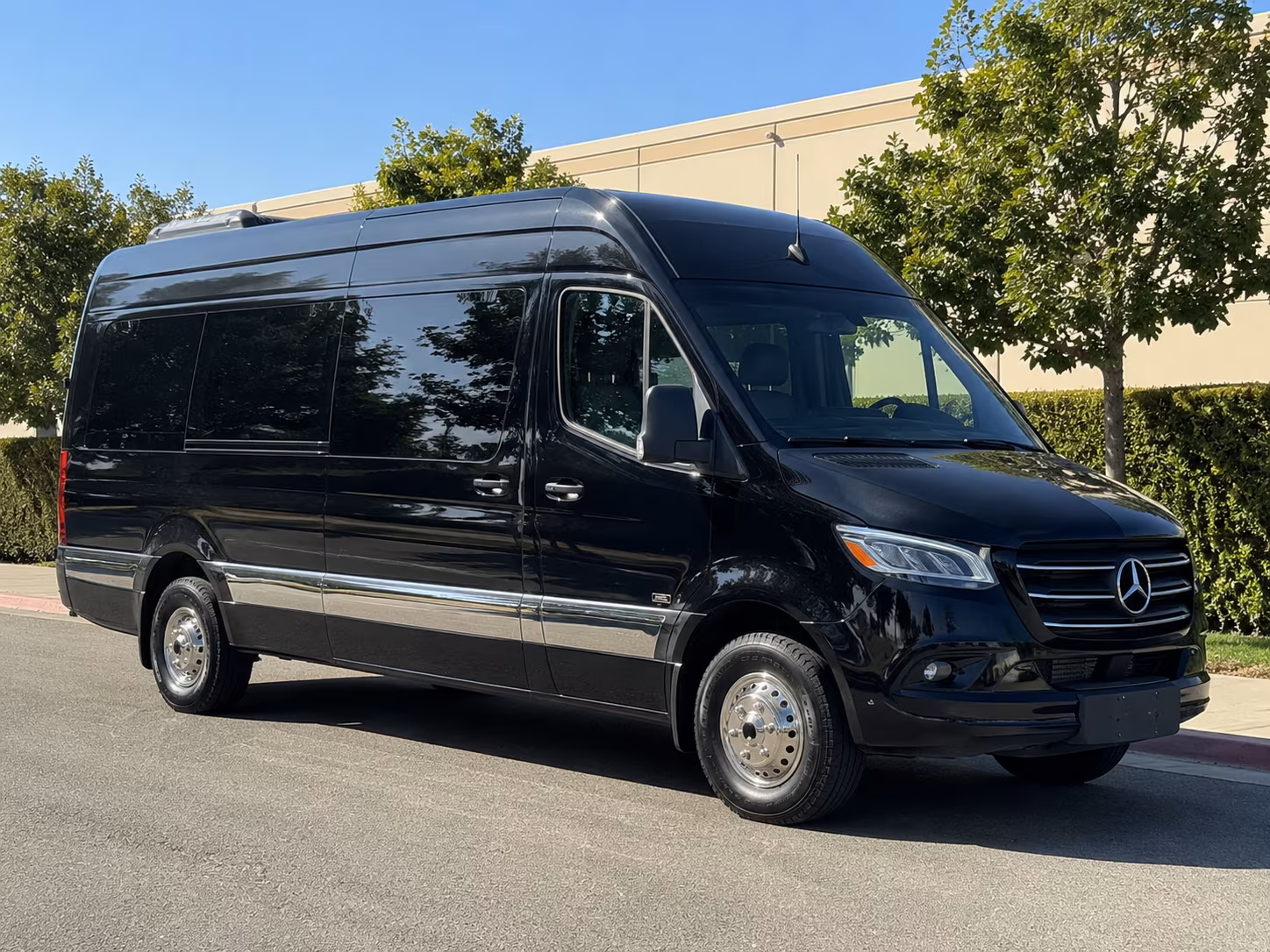 secure transportation for your next airport transfer 2